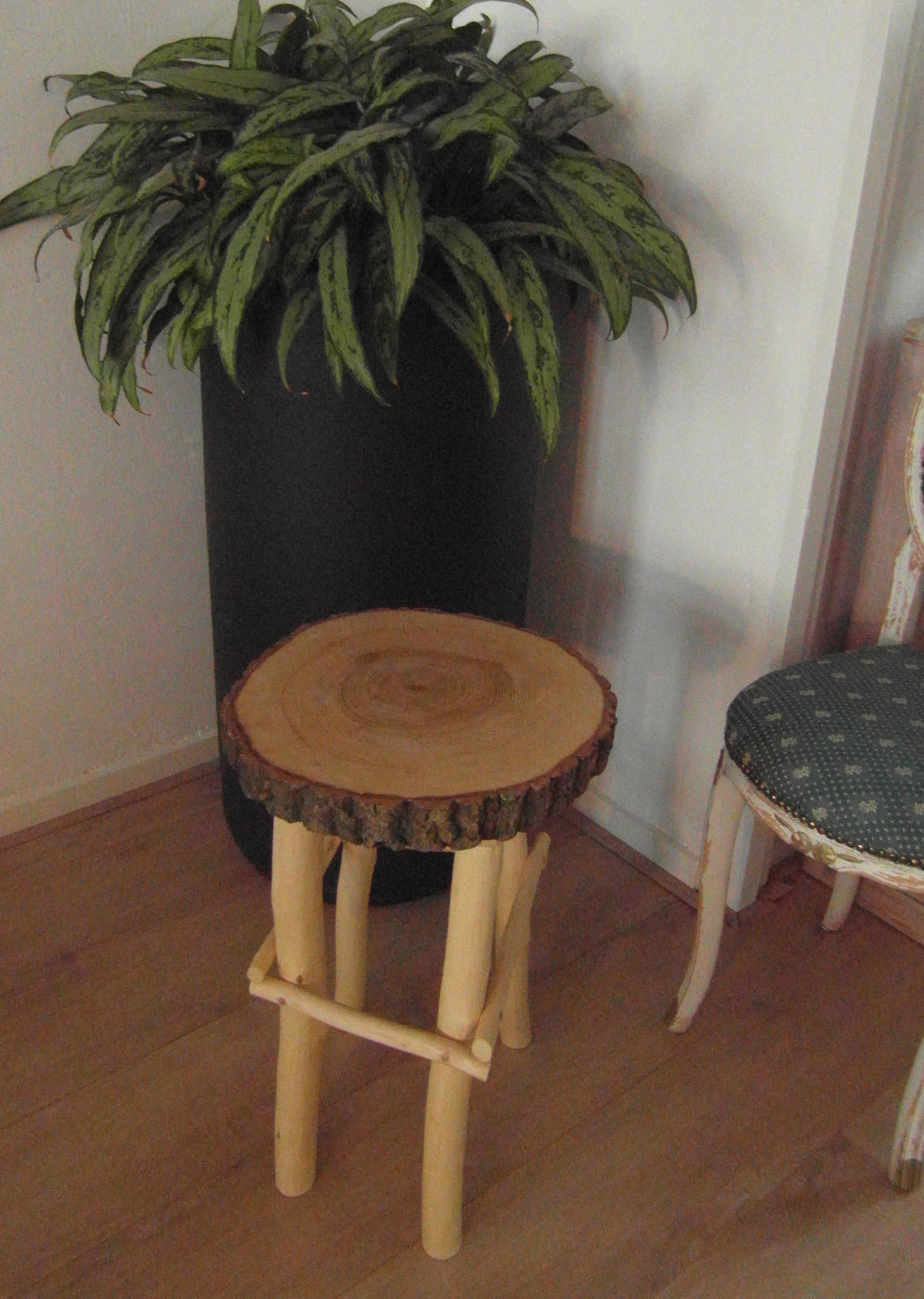 Dit bijzettafeltje brengt veel sfeer in huis