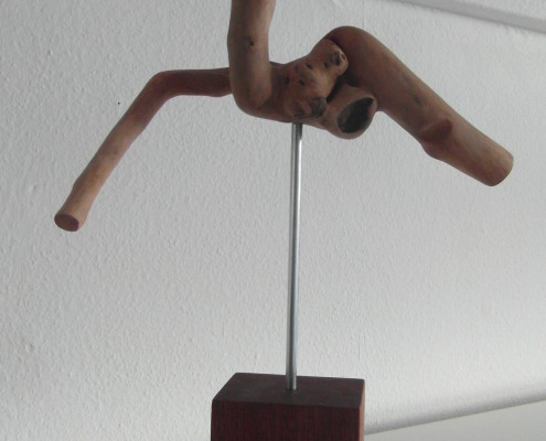 Van de andere kant gezien 3/7 Doordat de pen niet in het sculptuur is vastgezet kan het sculptuur in elke gewenste stand worden geplaatst